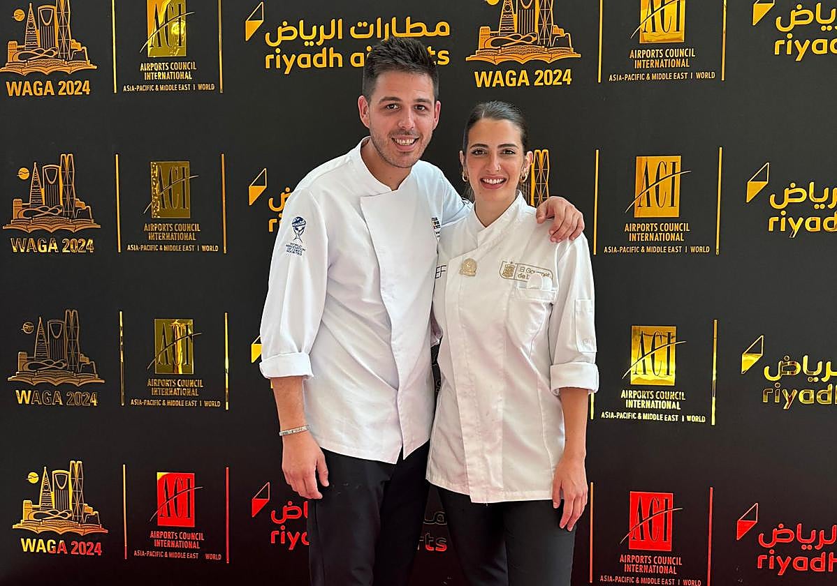 Sólo dos personas, mano a mano: Rafael en cocina e Irene en sala. Máxima atención a la clientela, cercanía y trato exquisito.