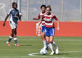 Lauri conduce un balón contra la Real Sociedad.