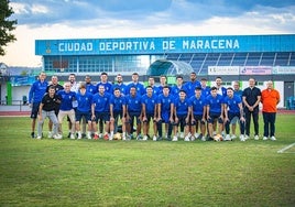 Plantilla del Maracena en su instalación.