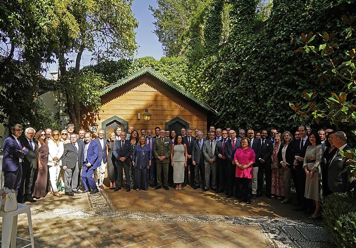Foto de familia de los participantes en el acto del Colegio de Abogados.