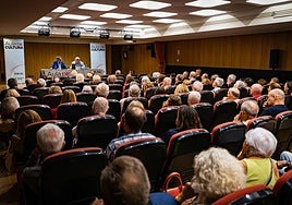El Aula de Cultura, patrocinada por Fundación Unicaja, tuvo lugar en el auditorio de la ONCE.