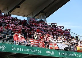 El sector visitante del Nuevo Arcángel será más rojiblanco que nunca, aunque no es nuevo.