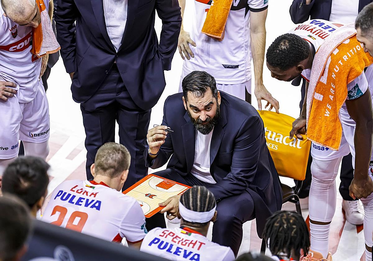 Tiempo muerto de Ramón Díaz en el partido ante el Baxi Manresa.