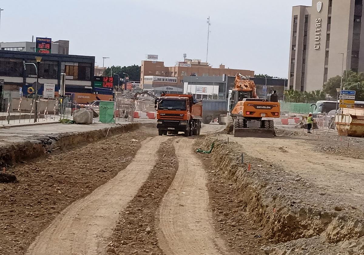 Así ha quedado la avenida del Mediterráneo, sin rastro del puente