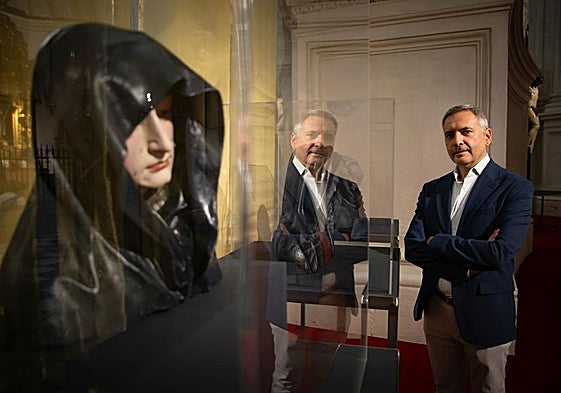 Juan Jesús López-Guadalupe, en la exposición sobre José de Mora que comisaría en la Catedral de Granada.