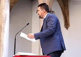 Alfonso Salinas, el profesor de Química al frente del departamento de Literatura española de la UGR