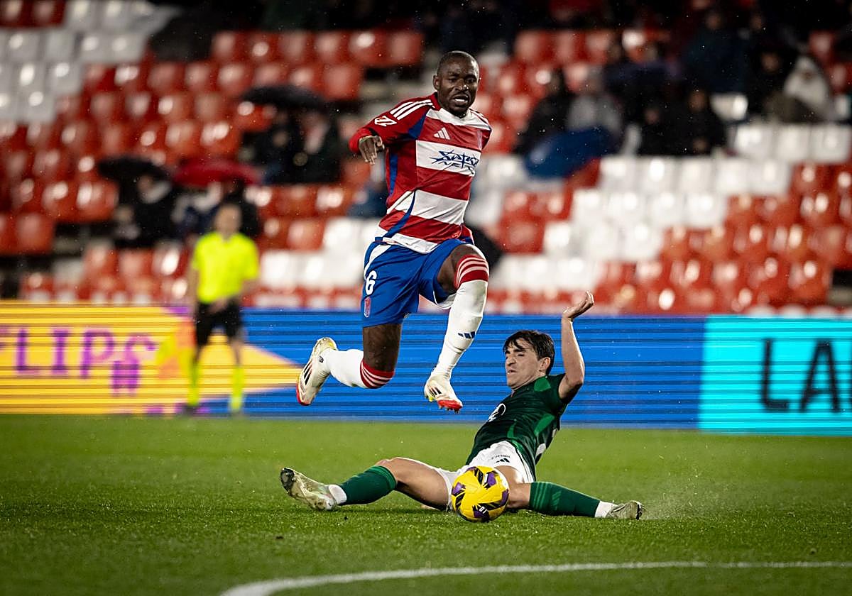 Hongla, en el partido de la temporada pasada con el Racing.