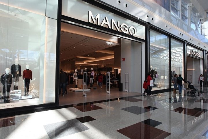 Tienda de Mando en el centro comercial Nevada Shopping de Armilla