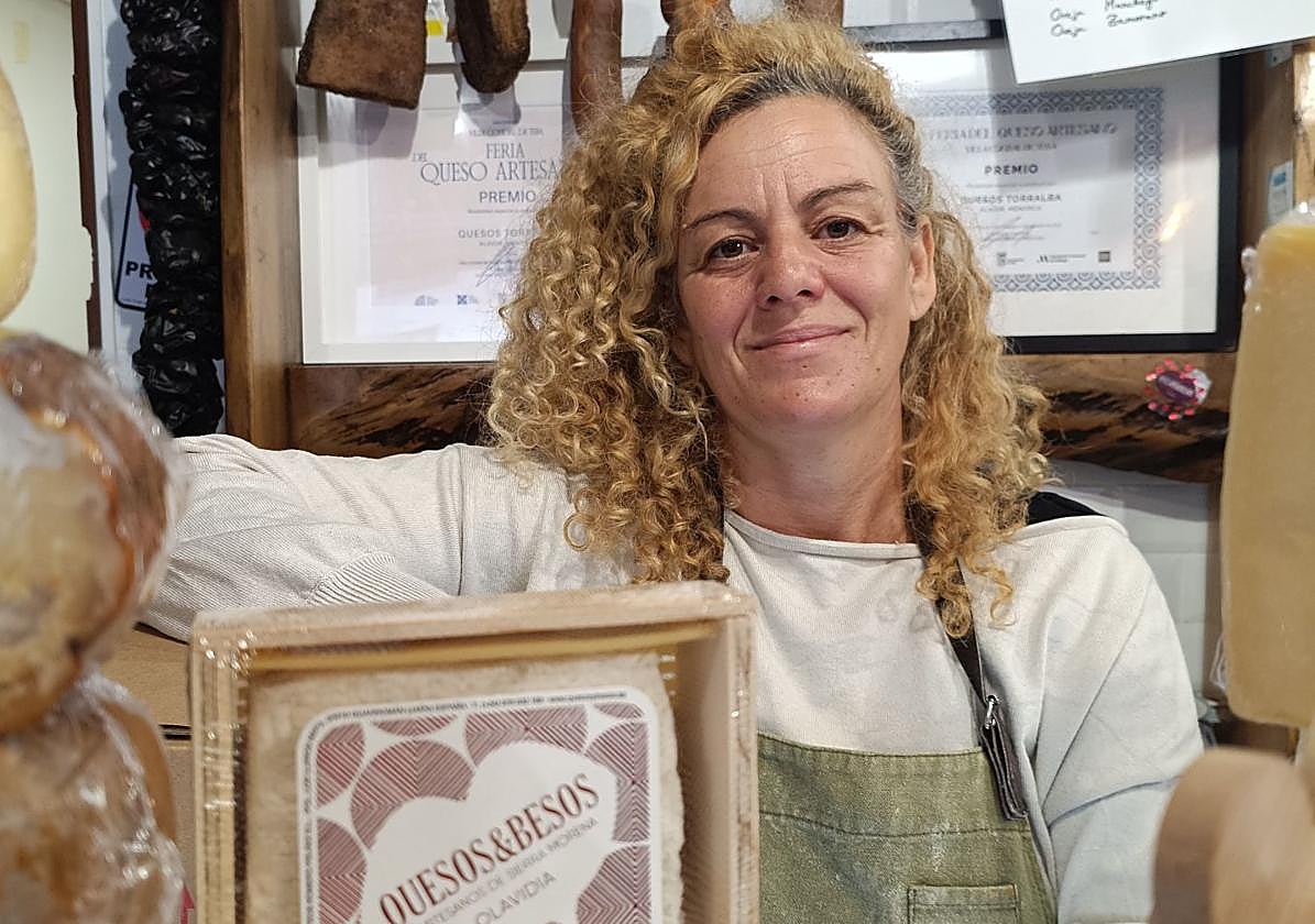 La tienda de Granada famosa por sus quesos, vermut y la sobrasada mallorquina