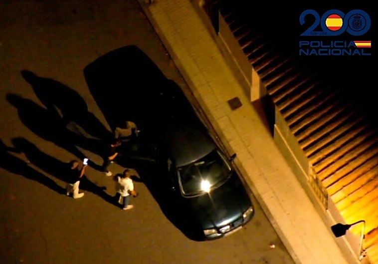 A la caza de un fugitivo con 58 requisitorias judiciales por los tejados de Linares