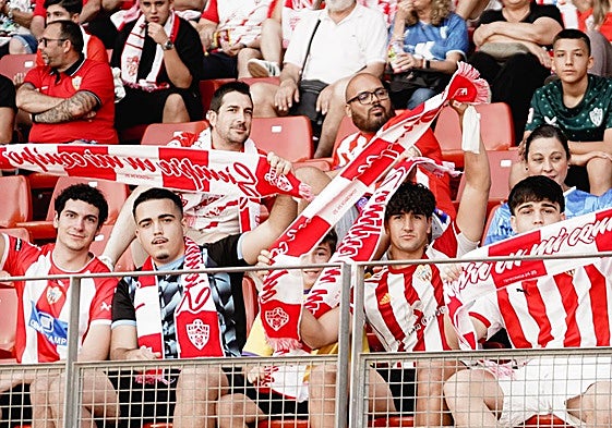 Aficionados del Almería en el UD Almería Stadium