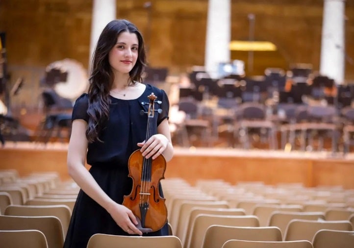 La violinista, en el Palacio de Carlos V.
