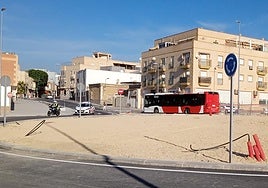 El tráfico vuelve a Los Molinos y el bus urbano recupera su trayecto habitual