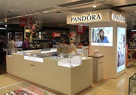 Pandora busca trabajadores para sus espacios en El Corte Inglés de Granada