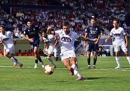 Adri Paz marcó la pasada jornada desde el punto de penalti en La Victoria.
