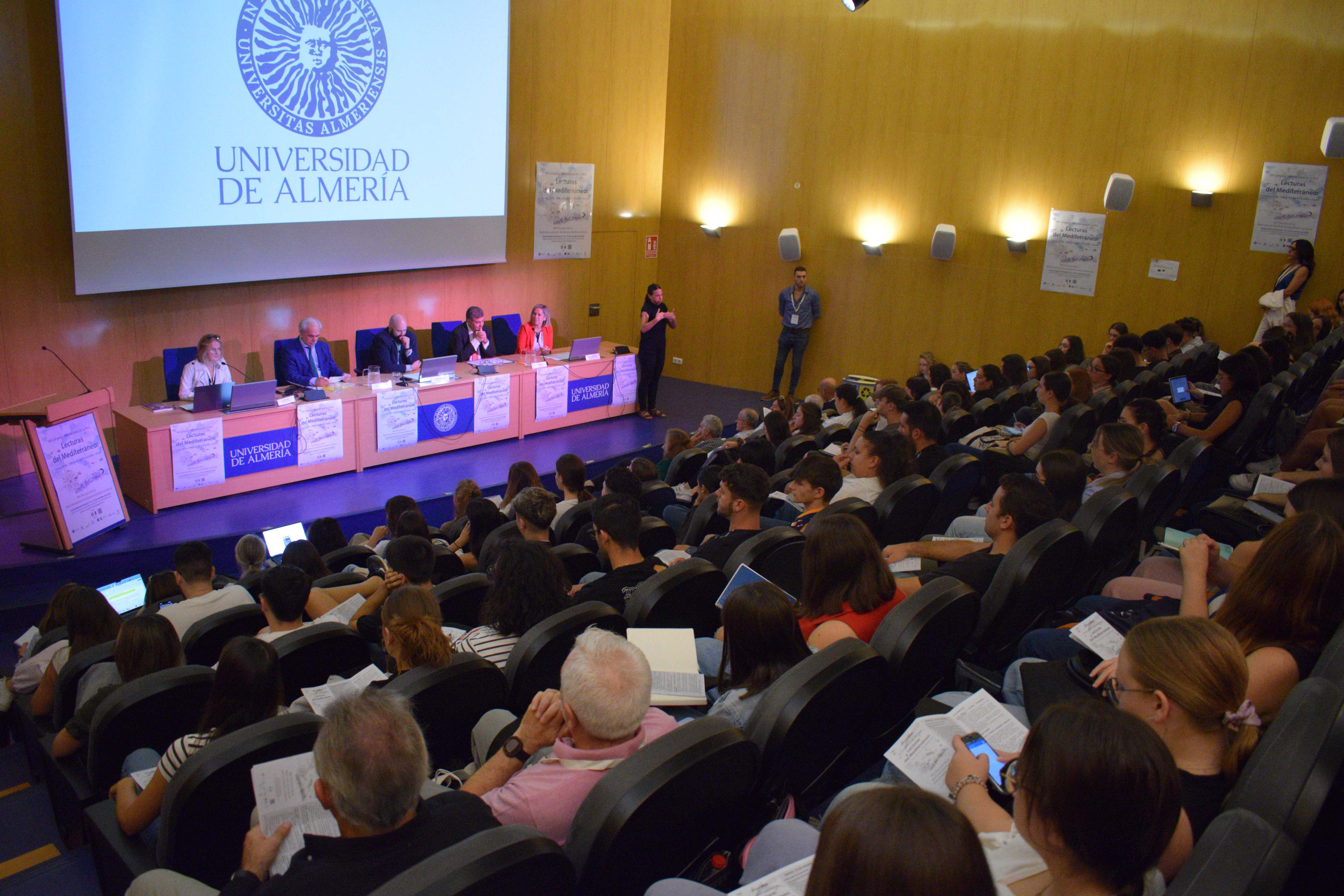 Momento de la inauguración del VIII Congreso Internacional de la RIUL en la UAL.