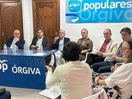 El PP de Granada fija estrategias de colaboración con asociaciones y expertos en turismo de la Alpujarra