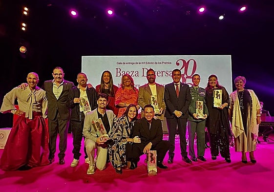 Foto de familia de los galardonados.