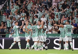 El versátil Córdoba se ha centrado en guardar su puerta y mejora sus números.