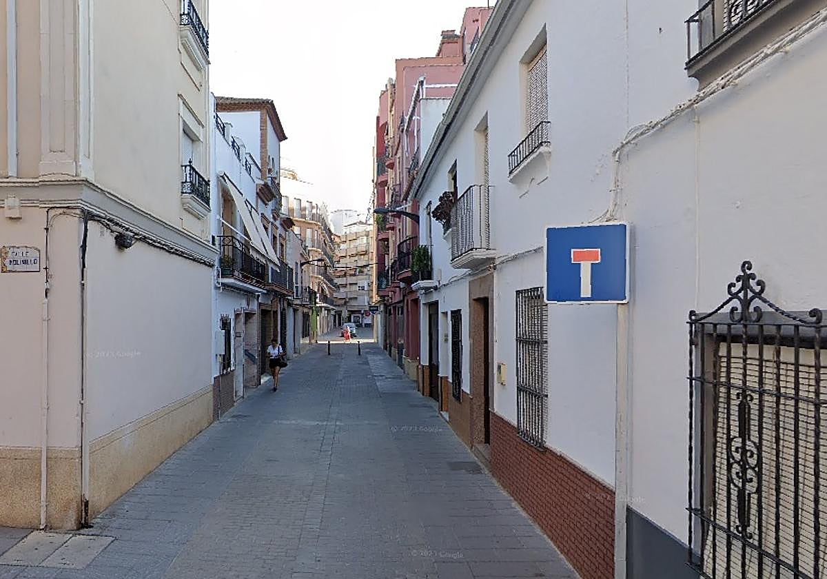 El fuego ha sido en un piso de un bloque de tres plantas en la calle El Molinillo