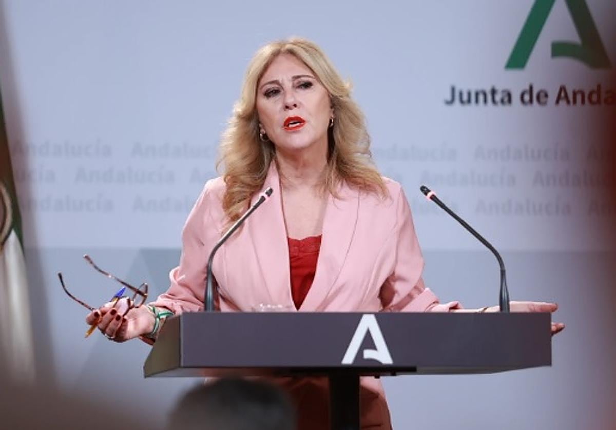 La consejera de Economía, Hacienda, Fondos Europeos y Diálogo Social, Carolina España