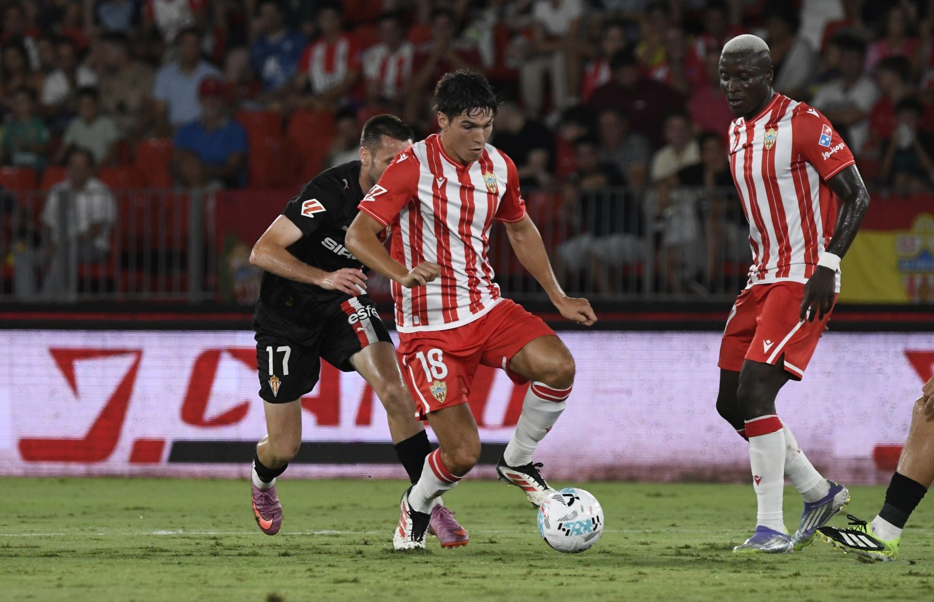 Bonini, un jugador con galones para la UD Almería.