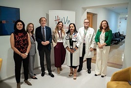 El delegado de Sanidad junto a organizadores del encuentro