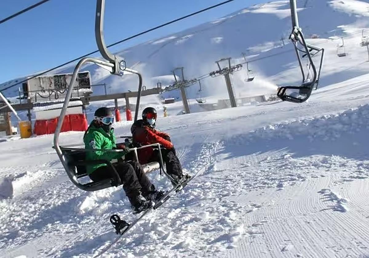 Actualizadas las tarifas máximas de uso de remontes mecánicos de la estación de Sierra Nevada