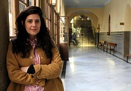 La cineasta Belén Funes, en el patio del Monasterio de los Basilios.