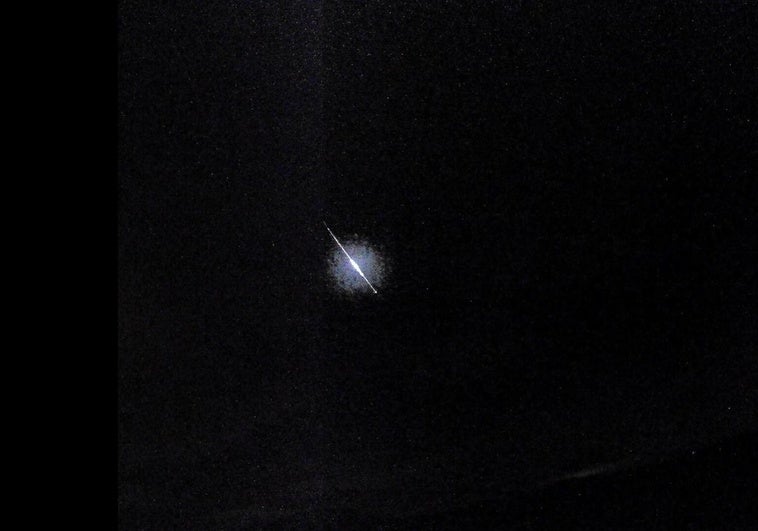Un gran bólido del cometa Halley cruza el cielo de Granada