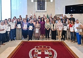 Almería arropa a la red vecinal que «trabaja en igualdad, solidaridad y dignidad»