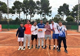 Jugadores y técnicos del ascendido Campus Tenis Club.
