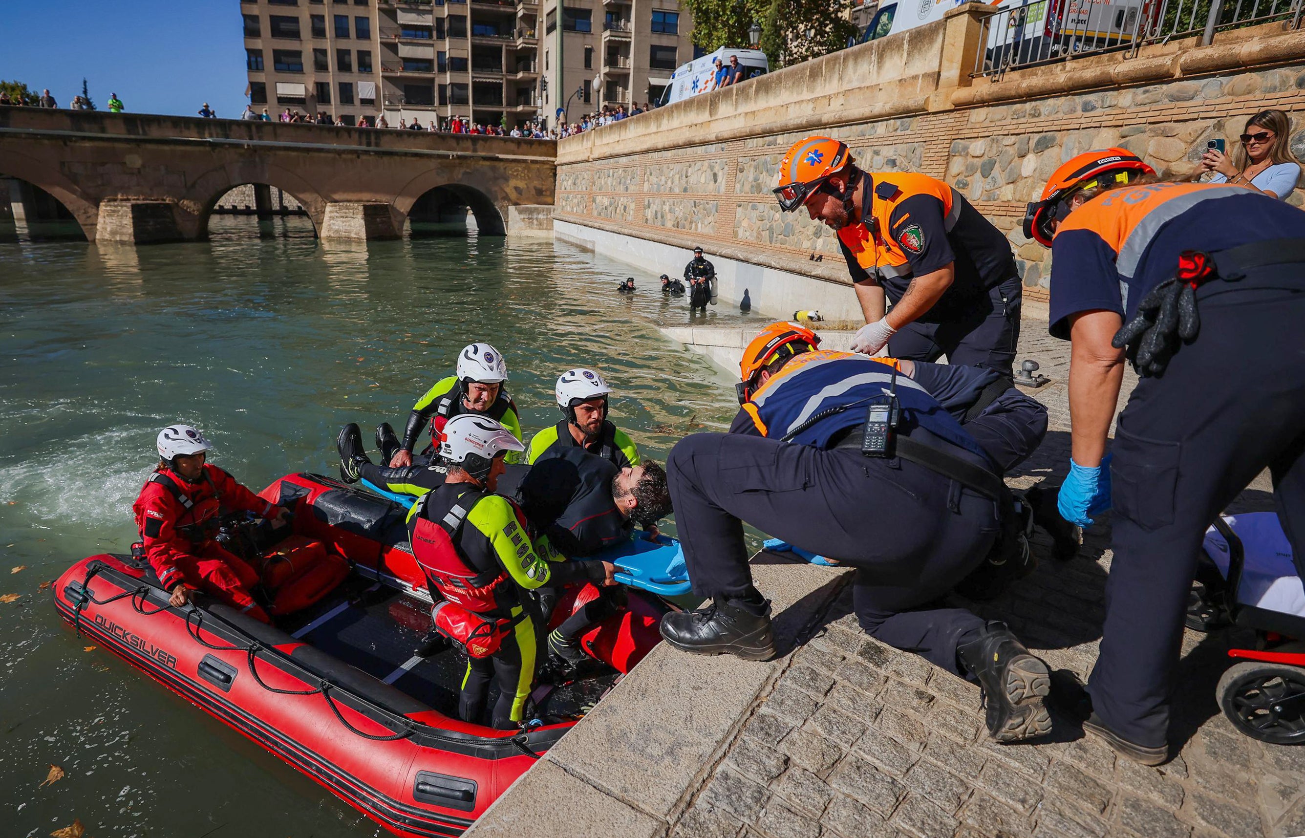 Simulacro de rescate en el río Genil.