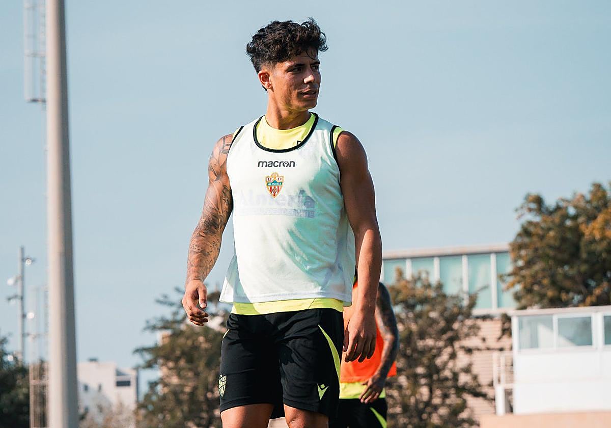 Melamed entrenando con el Almería