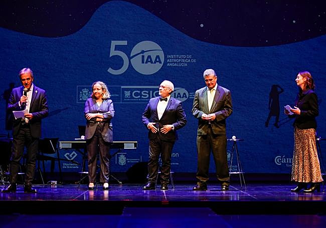 Celebración. Antxon Alberdi, Eloísa del Pino, Juan Cruz Cigudosa, Antonio Posadas y Olga Muñoz .