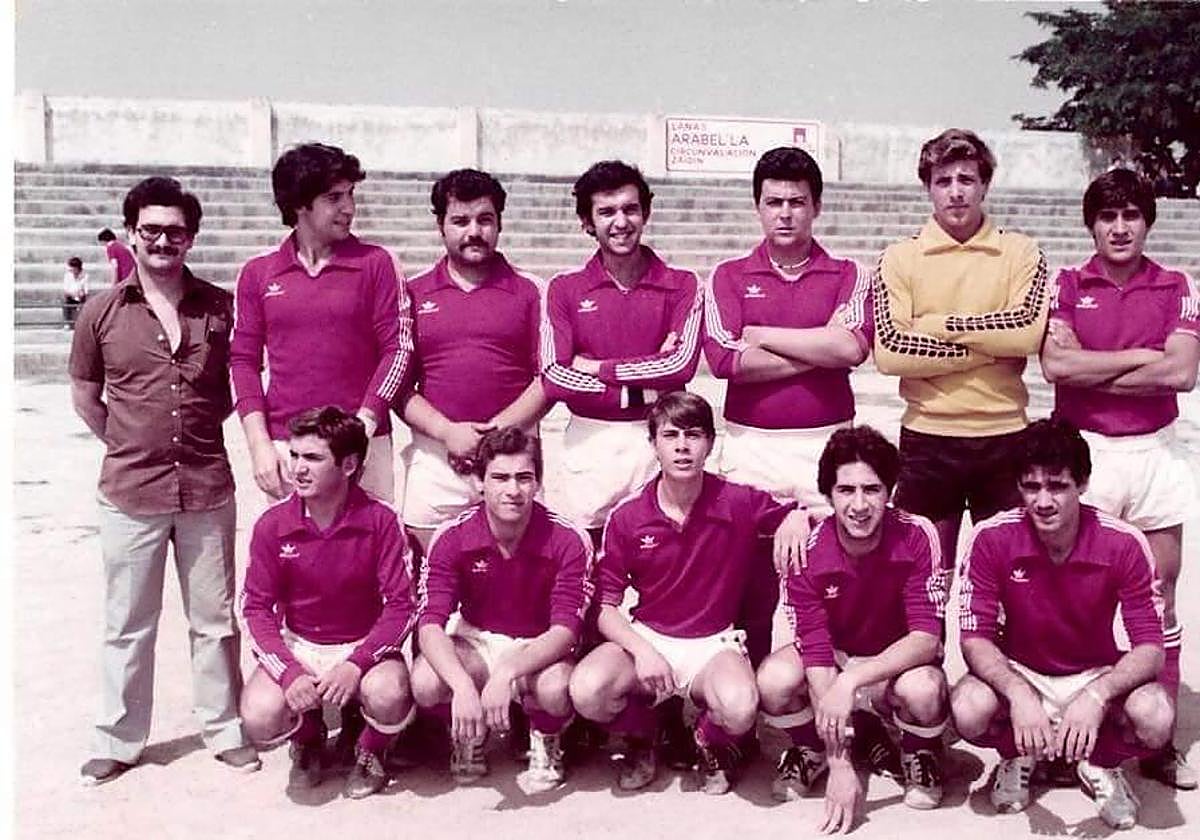 El documental ha reunido a históricos costaleros, cofrades y periodistas que han compartido cómo se fundó la cuadrilla de hermanos costaleros