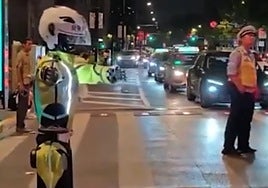 Modelo de robot policial similar al adquirido por Granada.