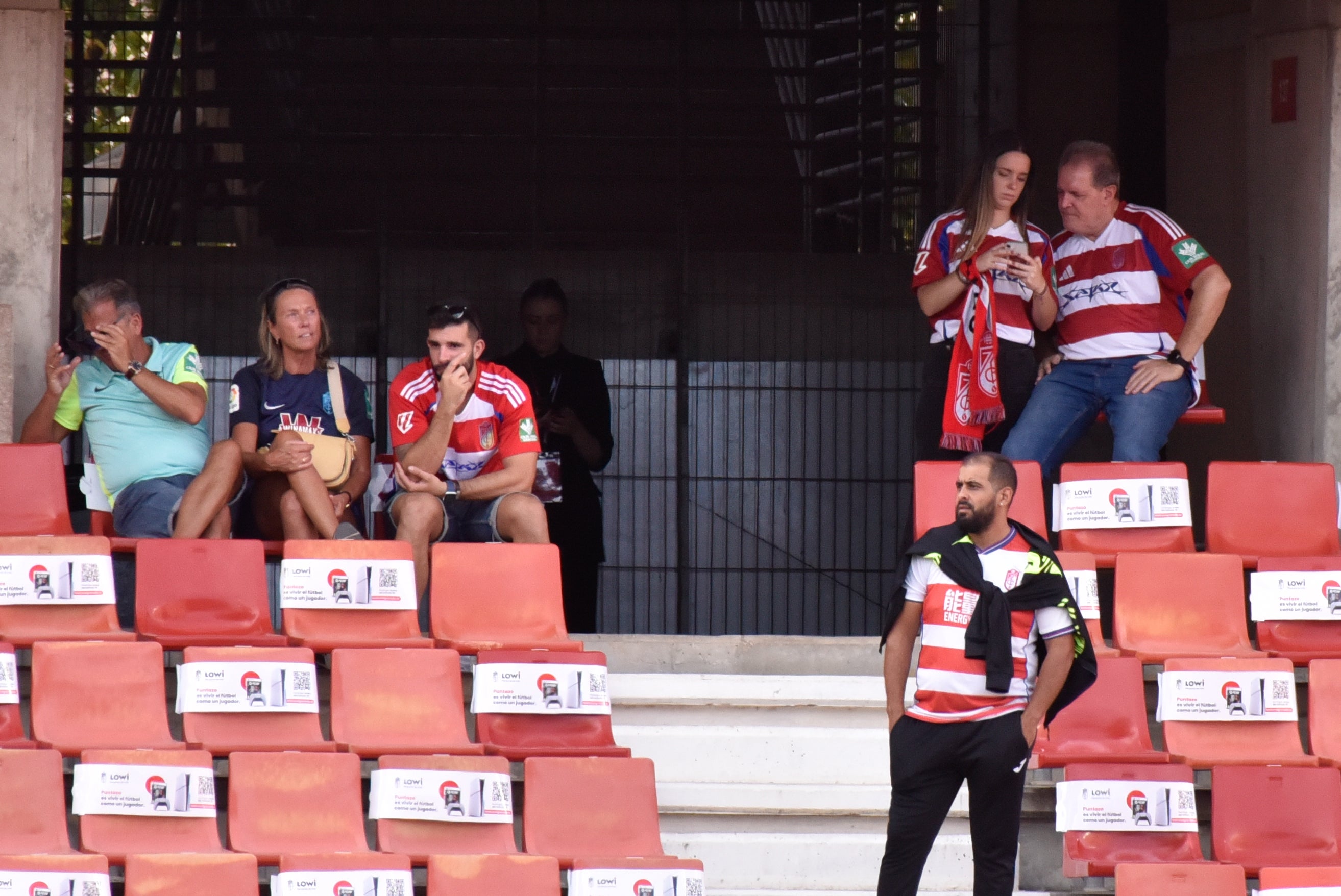 Encuéntrate en la grada del Granada-Cádiz