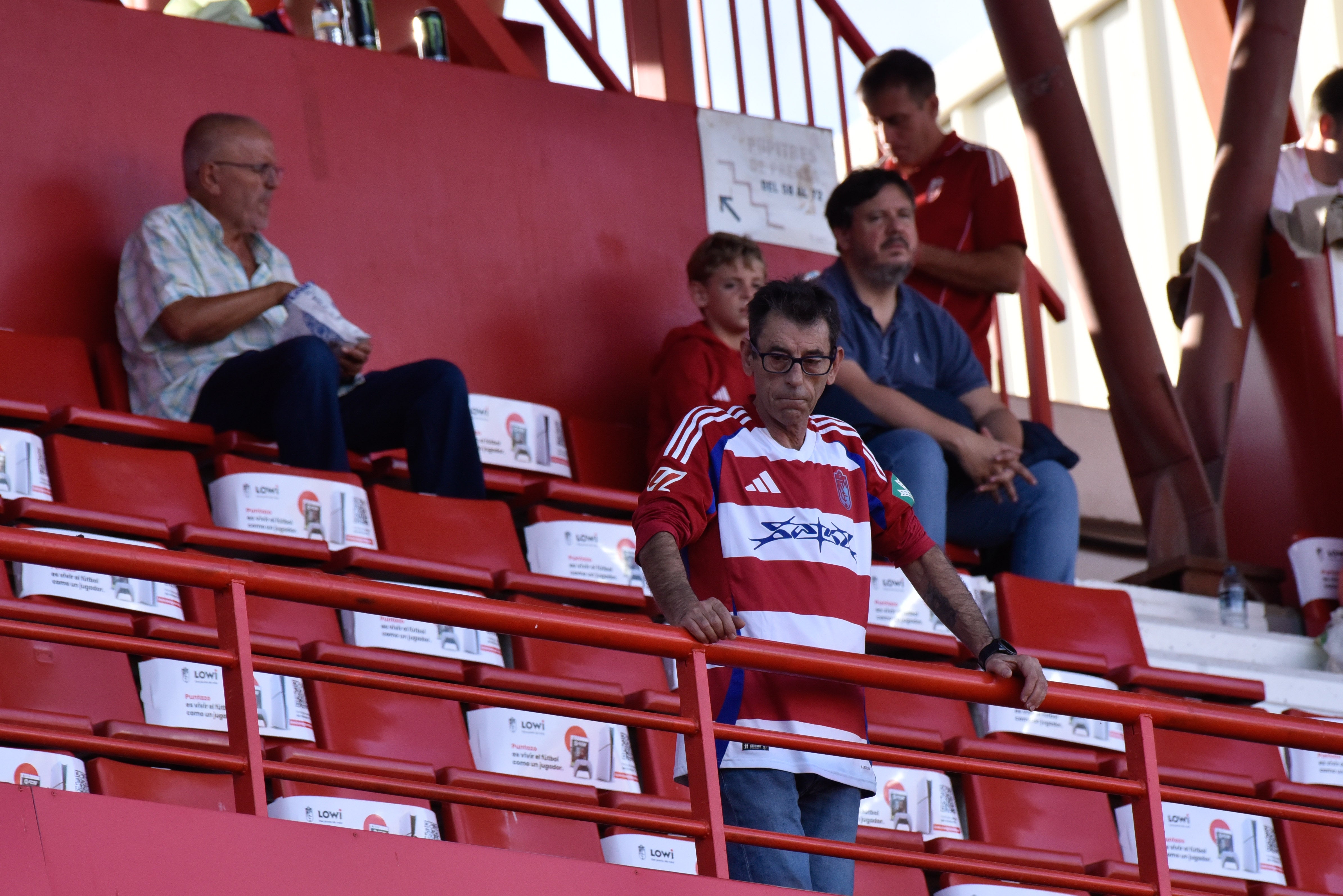 Encuéntrate en la grada del Granada-Cádiz