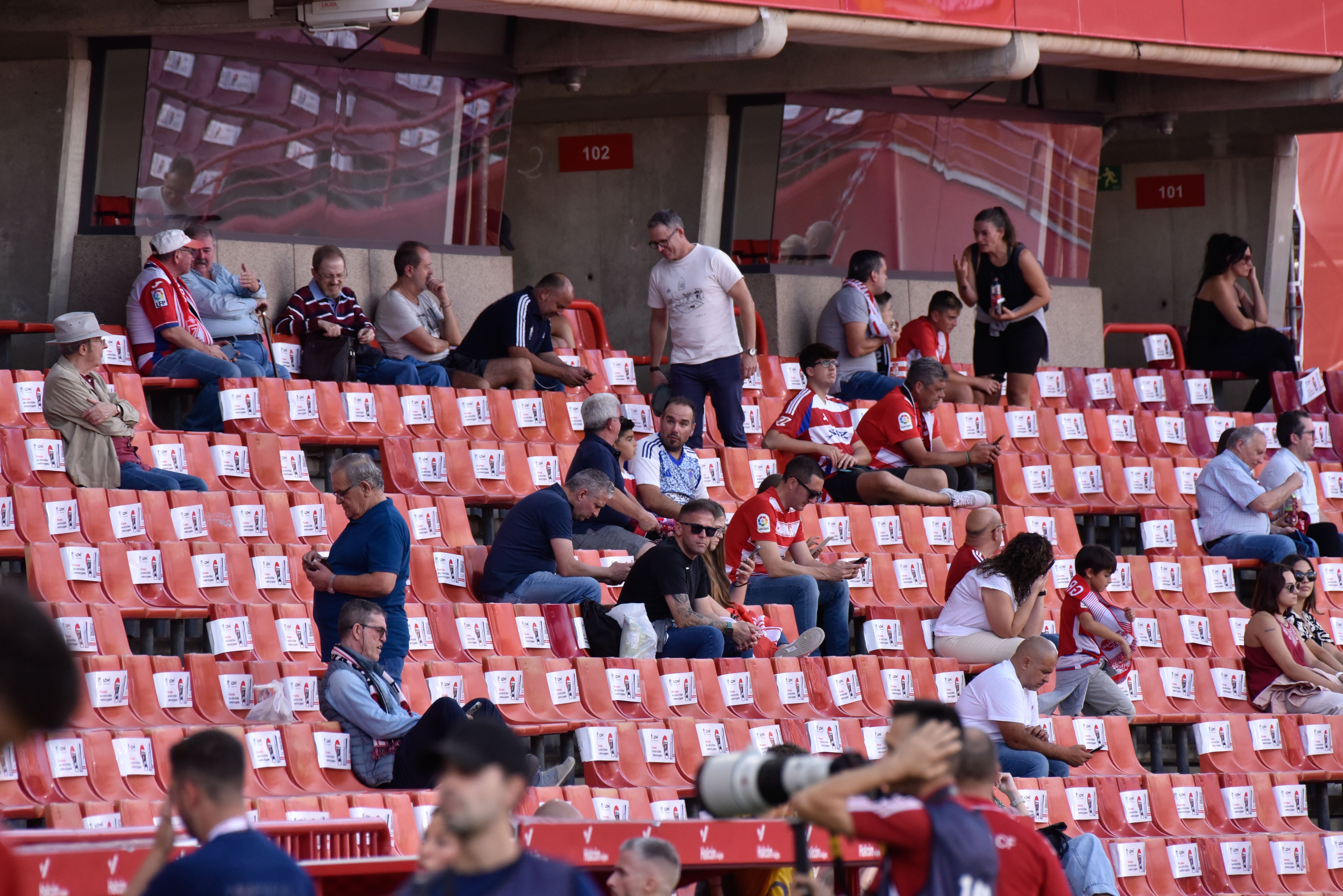 Encuéntrate en la grada del Granada-Cádiz