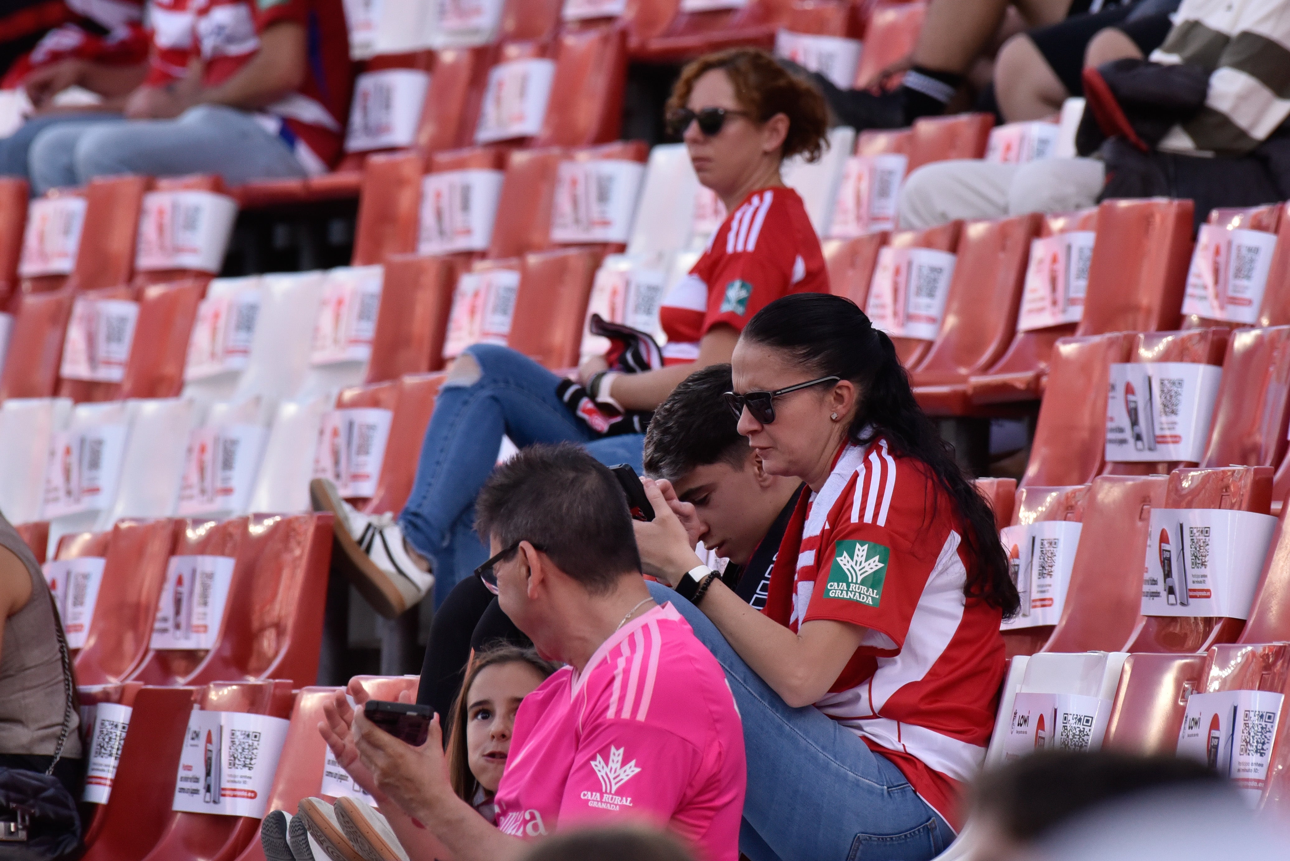 Encuéntrate en la grada del Granada-Cádiz