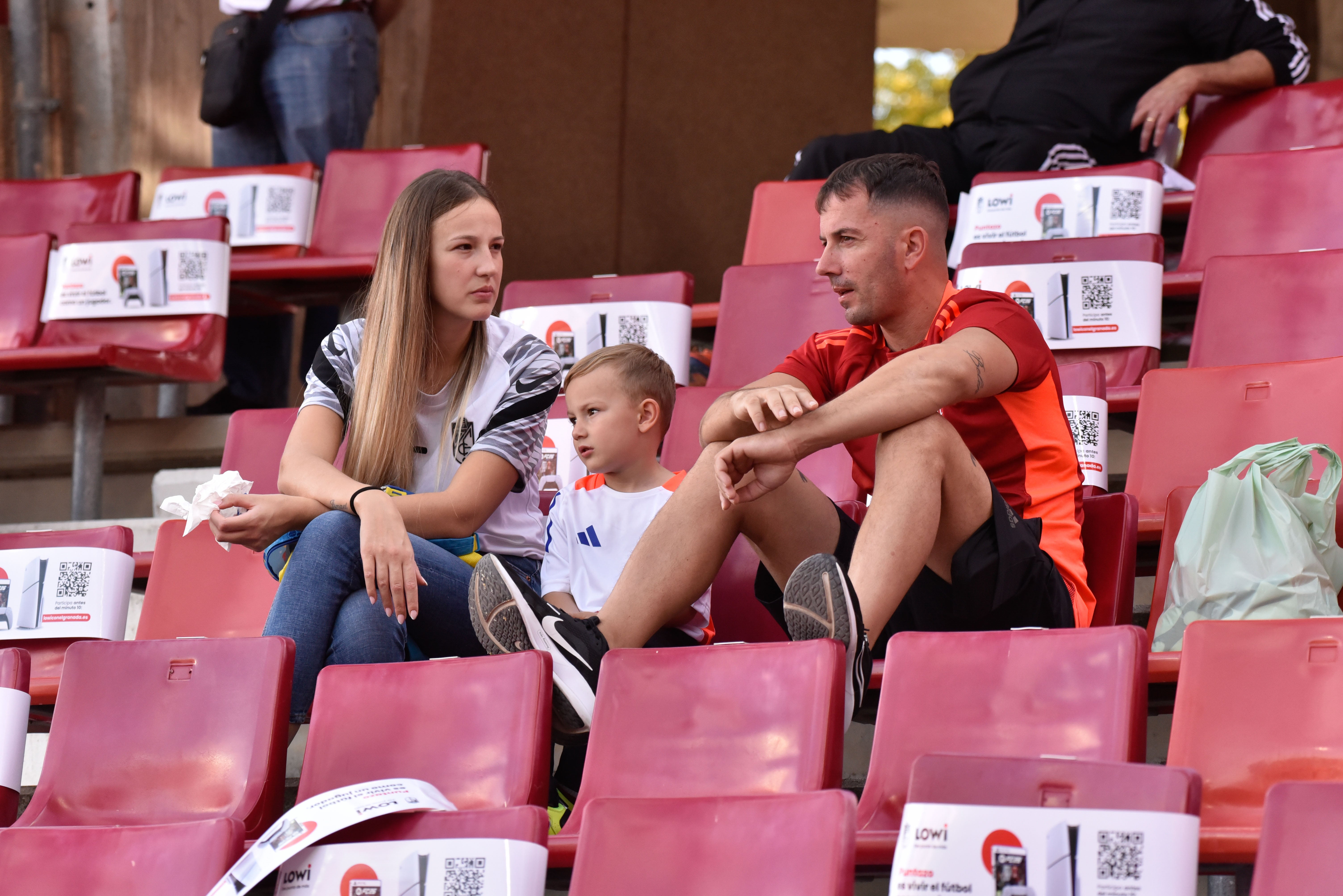 Encuéntrate en la grada del Granada-Cádiz