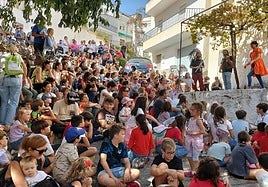 Una gran multitud de familias visita y participa en las actividades de El Veleficuento.