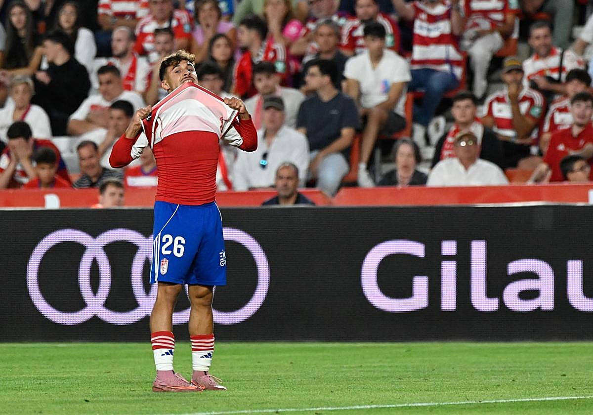 Sergio Rodelas se lamenta tras un disparo.