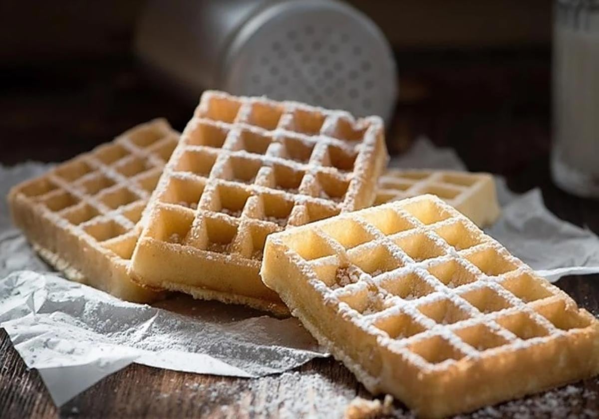 Sanidad retira de la venta en Andalucía unos gofres contaminados con plásticos azules