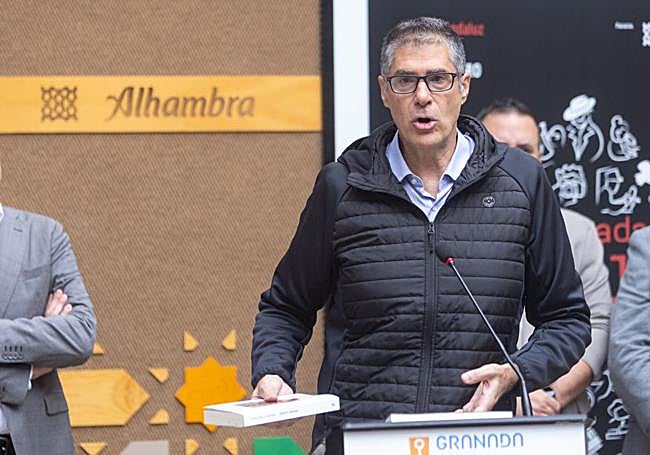 Lens, durante la presentación.