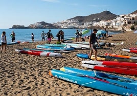 San José acoge a un centenar de participantes en la III Cabo de Gata SUP Festival