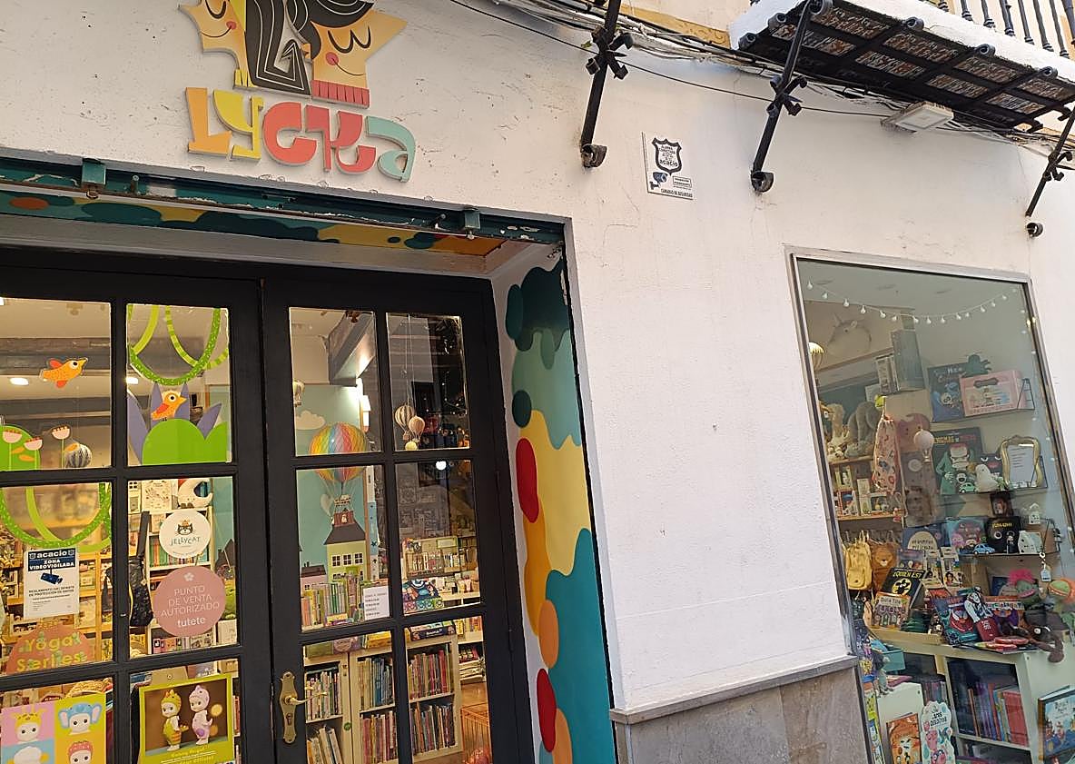 Imagen principal - El famoso playmobil de Puentezuelas regresa por Navidad (y no lo hará solo)