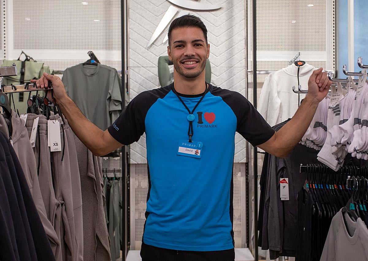 Imagen secundaria 1 - Amaya, Romero y Maldonado, en sus respectivos puestos de trabajo. 