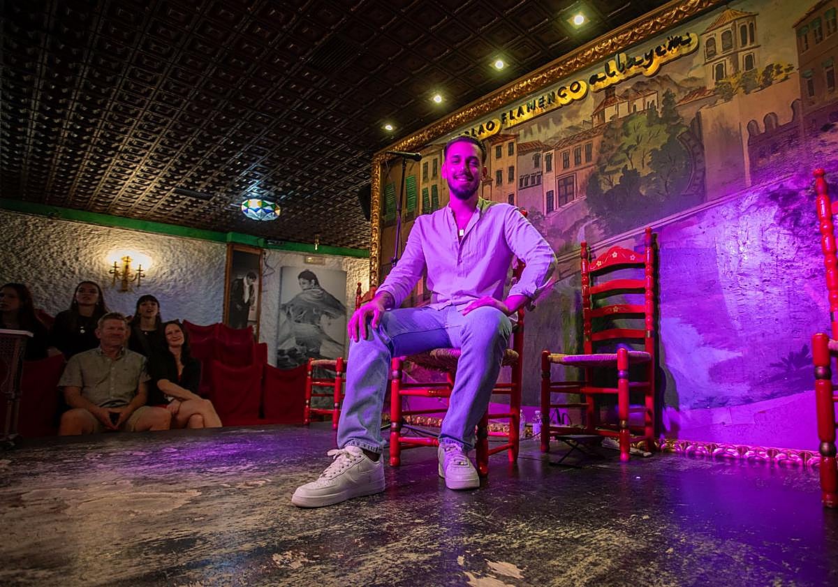 Imagen principal - Amaya, Romero y Maldonado, en sus respectivos puestos de trabajo. 